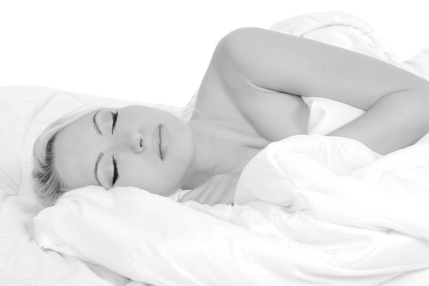 Портрет розкішної дівчини в ліжку
 - Фото, зображення