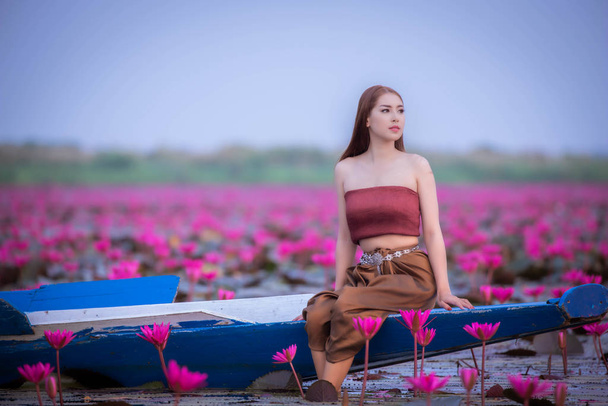 16. März 2019, udon thani thailand, schöne thailändische Mädchen  - Foto, Bild