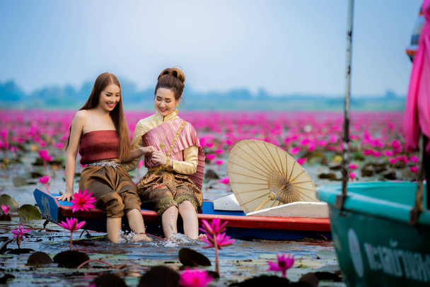 16 mar 2019, udon thani thailand, zwei schöne asiatische mädchen s - Foto, Bild