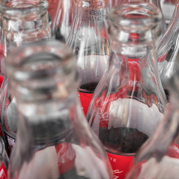 Coca Cola şişeleri - Fotoğraf, Görsel