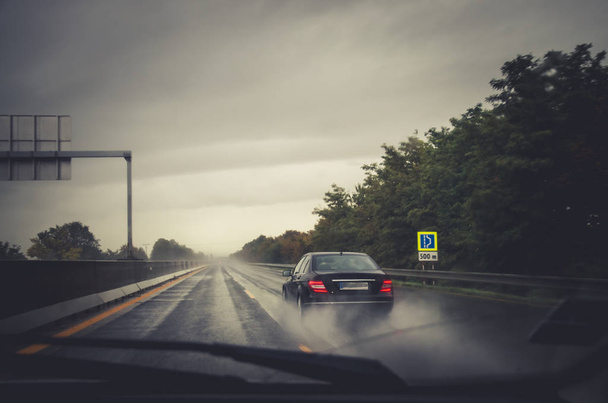 Плохая погода на шоссе
 - Фото, изображение