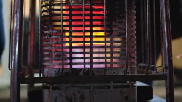 Elektrický ohřívač dává teplou teplotu pro život - Záběry, video
