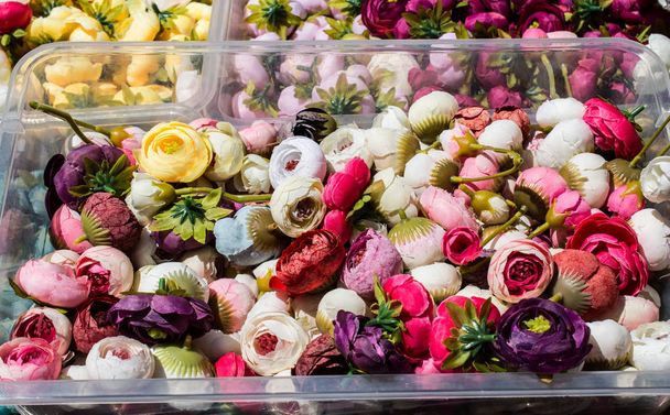 Arte floral hecho de flores artificiales en vista
 - Foto, Imagen