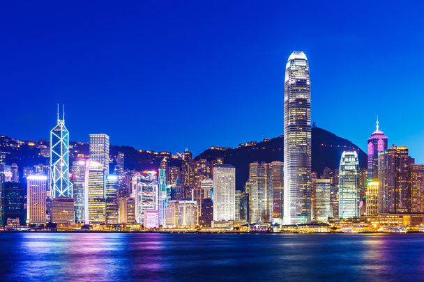 Skyline di Hong Kong alla sera
 - Foto, immagini
