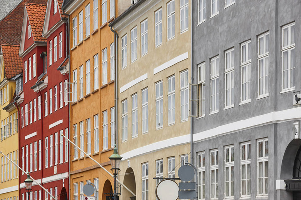 Fachadas coloridas tradicionales en el centro de Copenhague. Nyhavn.
,  - Foto, Imagen