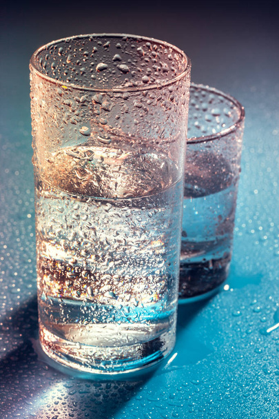 Glass of water close up - Foto, afbeelding
