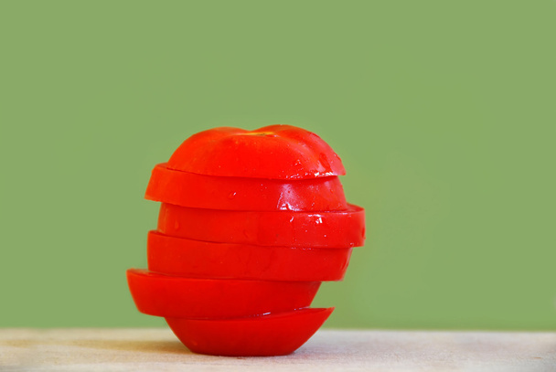 Tomatenscheiben stapeln sich - Foto, Bild
