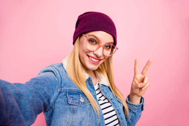 Photo of nice peaceful amazing lovely girlfriend giving you v-sign while isolated with pink background - Fotoğraf, Görsel