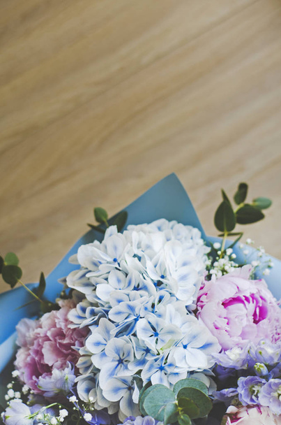 Bouquet of flowers close-up. Peonies, hydrangea. - Fotoğraf, Görsel