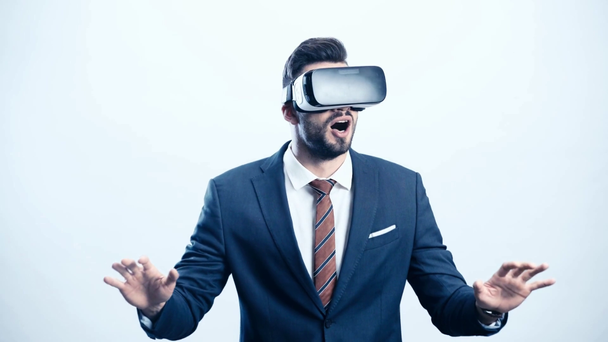 boldog üzletember virtuális valóság headset fehér  - Felvétel, videó