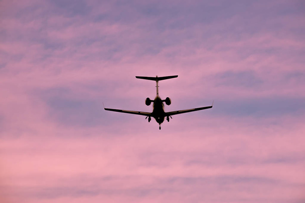 Business jet leszállás - Fotó, kép