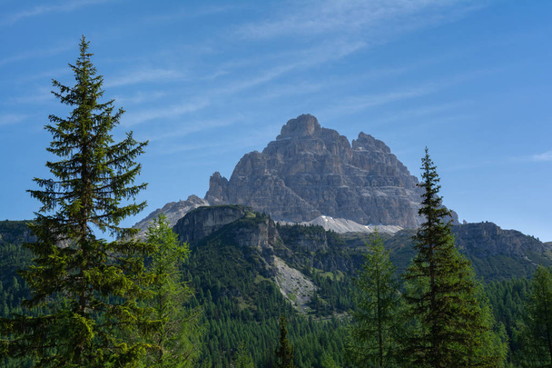 Tre Cime (Drei Zinnen) doğal park. Sesto Dolomites, İtalya - Fotoğraf, Görsel