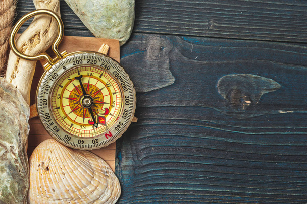 seashells and compass. beautiful sea composition with shells and vintage compass - Foto, immagini
