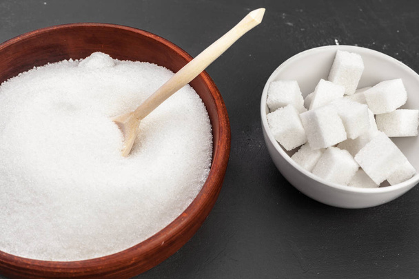 Cucchiai decorativi con zucchero bianco - Foto, immagini