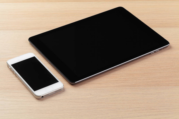 digital tablet and smartphone on the table - Foto, Imagem