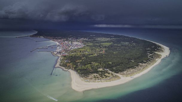 ヘル、ヘル半島、嵐がヘル、バルト海、グダニスク湾、ポーランドの上に来ています - 写真・画像