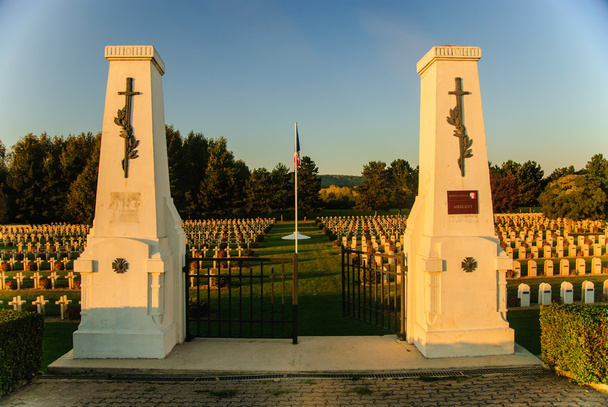 Cementerio de guerra francés en Picardía, Francia
 - Foto, Imagen