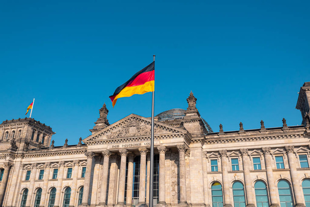 Κτίριο Reichstag, έδρα του Γερμανικού Κοινοβουλίου (Deutscher Bundestag) στο Βερολίνο, Γερμανία - Φωτογραφία, εικόνα