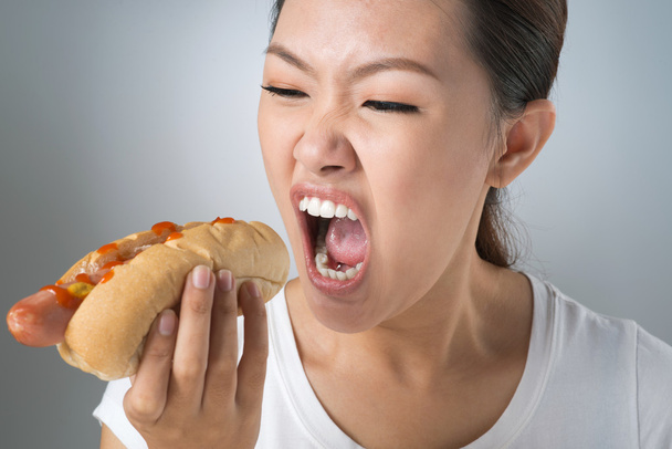 Hulluna hot-dogiin
 - Valokuva, kuva