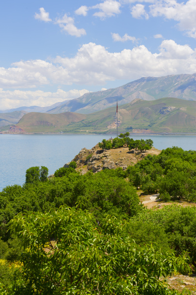 Akdamar island and surp church (Akdamar church) panoramic picture. An important religious place for the Armenian people - Foto, Bild
