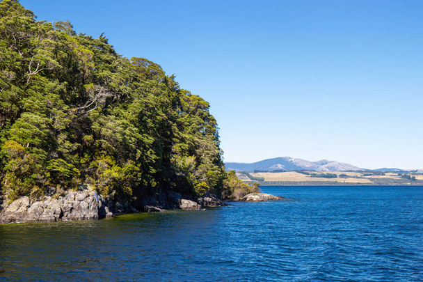 pohled na jezero Te Anau, Fiordland, Nový Zéland - Fotografie, Obrázek