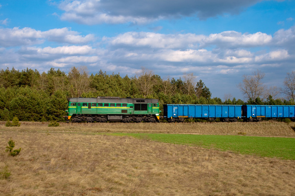 Грузовой дизельный поезд
 - Фото, изображение