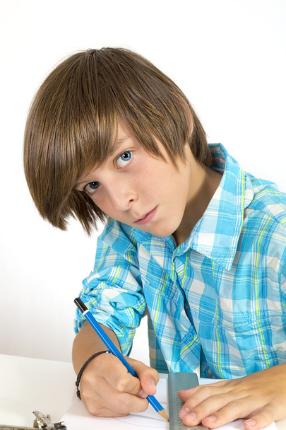 menino da escola com lápis e régua, isolado em branco
 - Foto, Imagem