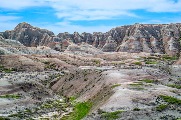Paisagem rochosa do belo Parque Nacional Badlands, Dakota do Sul
 - Foto, Imagem