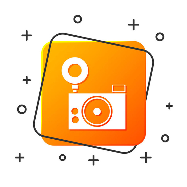 Λευκό εικονίδιο φωτογραφική μηχανή απομονώνεται σε λευκό φόντο. Εικονίδιο κάμερας Foto. Πορτοκαλί κουμπί τετράγωνο. Απεικόνιση διανυσματικών φορέων - Διάνυσμα, εικόνα
