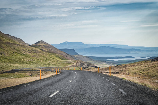 Krásný výhled léto výlet auto na Westfjords na Islandu - Fotografie, Obrázek
