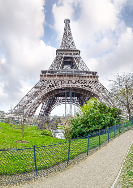 Näkymä Eiffel-torniin
 - Valokuva, kuva