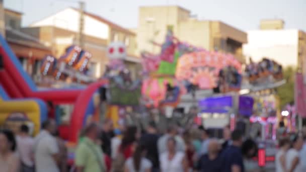 Sommerfest ip spanien. schöne Straßen .rosa Bänder. Defokussiert - Filmmaterial, Video