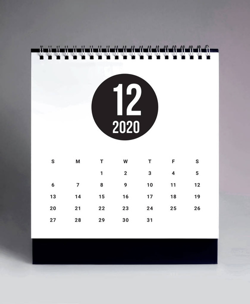 Proste biurko kalendarz 2020-grudzień - Zdjęcie, obraz