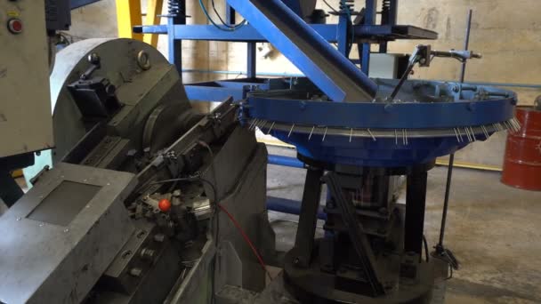 Machine de production de métal à ongles par système moderne
 - Séquence, vidéo