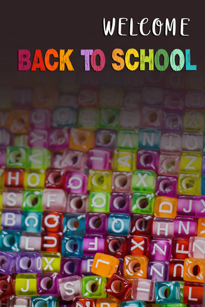 Cubos de letras de alfabeto colorido
 - Foto, Imagen