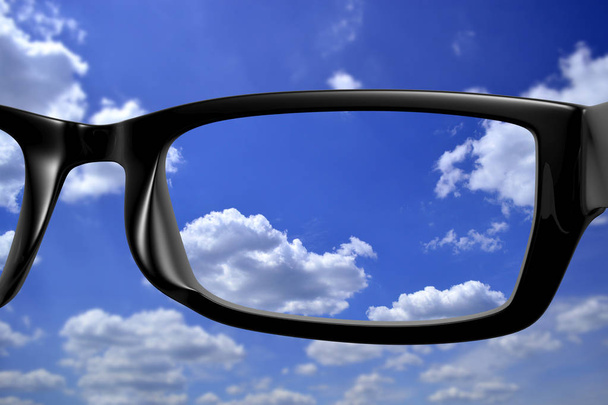 Vista a través de gafas naturaleza a través de gafas en buena nitidez
 - Foto, Imagen