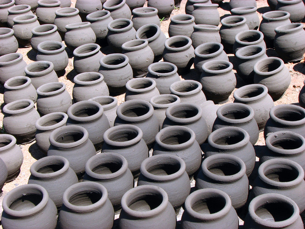 Свіжі глиняні горщики
 - Фото, зображення