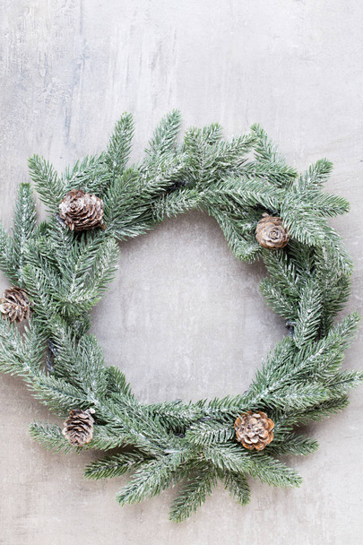 Christmas wreath. Christmas decorations on white background. Fla - 写真・画像