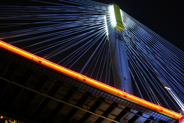 bruggen in hong kong's nachts - Foto, afbeelding