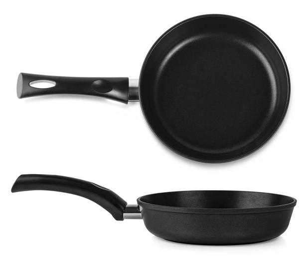 Черная сковородка на белом фоне - Фото, изображение