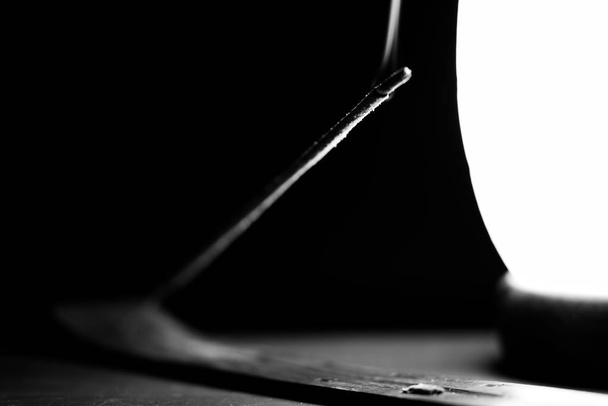 Чорно-біле фото палаючого ладану
 - Фото, зображення