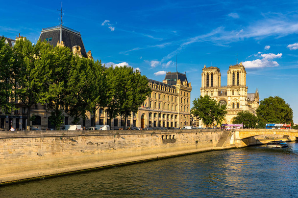 Katedrála v Notre Dame ve Francii. Notre Dame de Paris Cathe - Fotografie, Obrázek