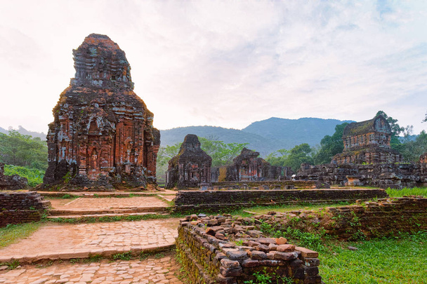 Мій син святилище з індуїстських храмів В'єтнам поблизу Хоян - Фото, зображення