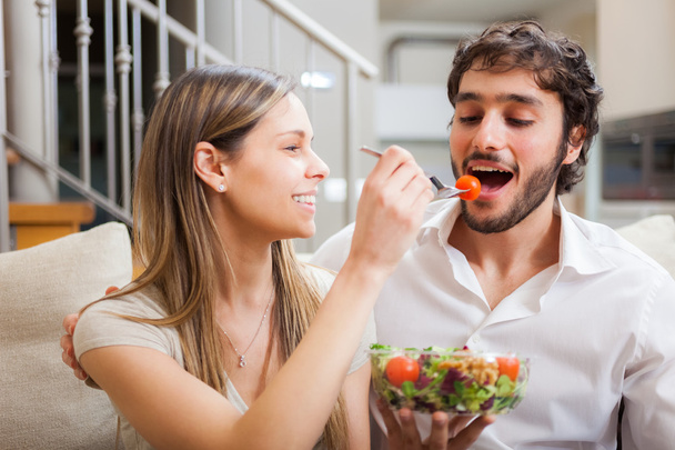 Couple eating a salad - Zdjęcie, obraz