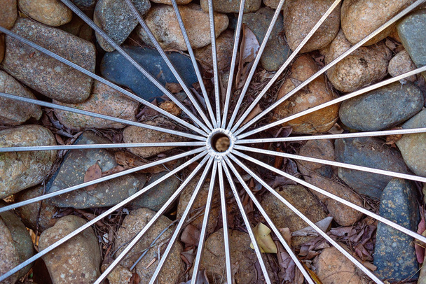 espiral em forma de pedra de aço parede de retenção
 - Foto, Imagem
