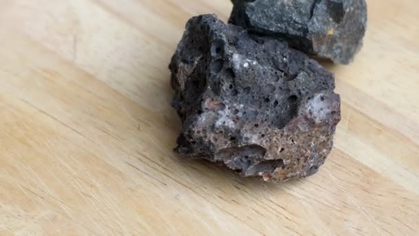 Vitkový klip čedičového kamene pro průmysl - Záběry, video