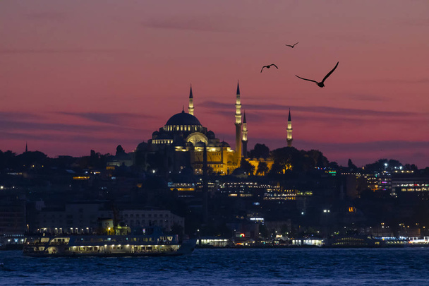 A Mesquita Suleymaniye, Istambul, Turquia
 - Foto, Imagem