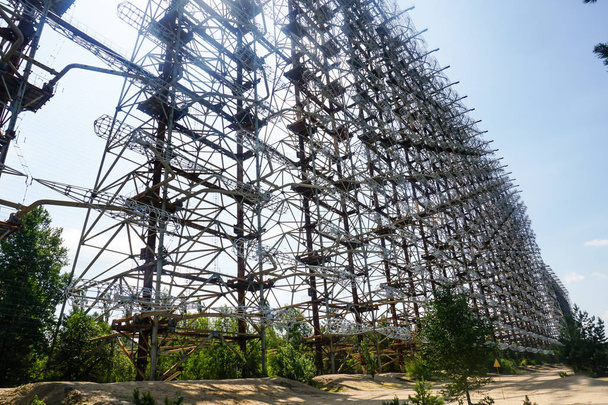Antiguo sistema de radar militar Duga en la Zona de Exclusión de Chernobyl, Ucrania - Foto, Imagen