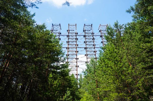 Antiguo sistema de radar militar Duga en la Zona de Exclusión de Chernobyl, Ucrania - Foto, Imagen