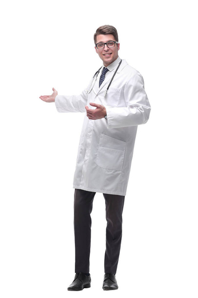 confident friendly doctor therapist. isolated on white - Φωτογραφία, εικόνα